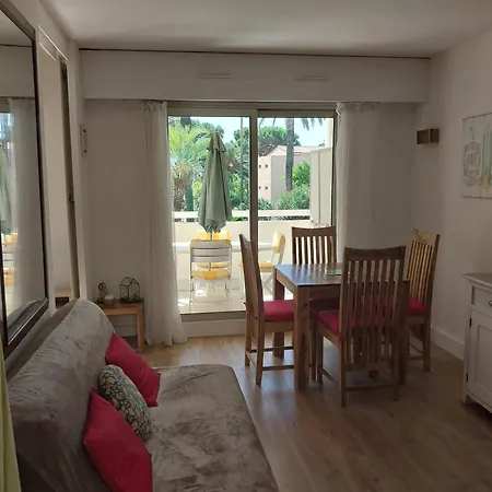 Apartment 2 Pieces Terrasse A 400 M De La *